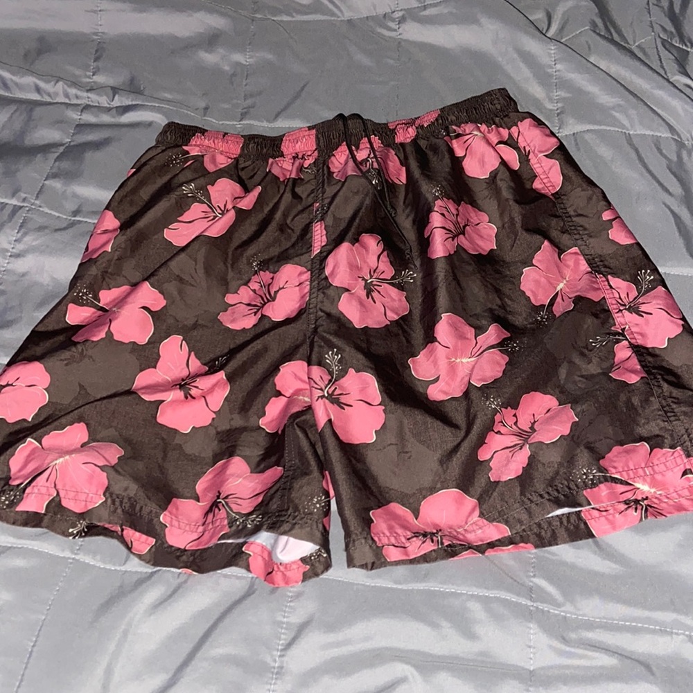 Mens floral Swim Trunks 9” inseam very lightly worn size Large